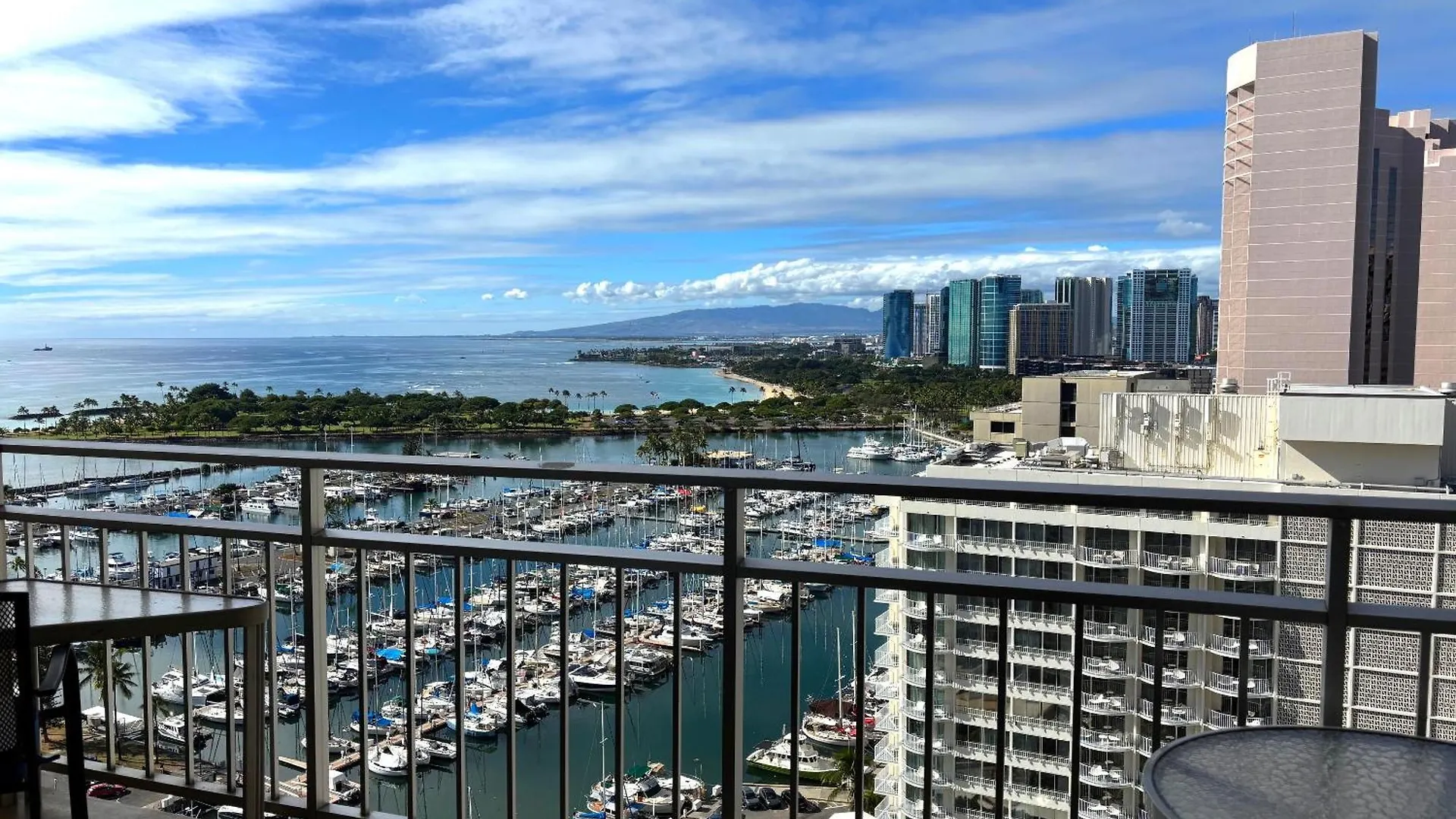 Ilikai Apt 2127 - Spacious Studio With Spectacular Ocean & Harbor Views Honolulu 0*,