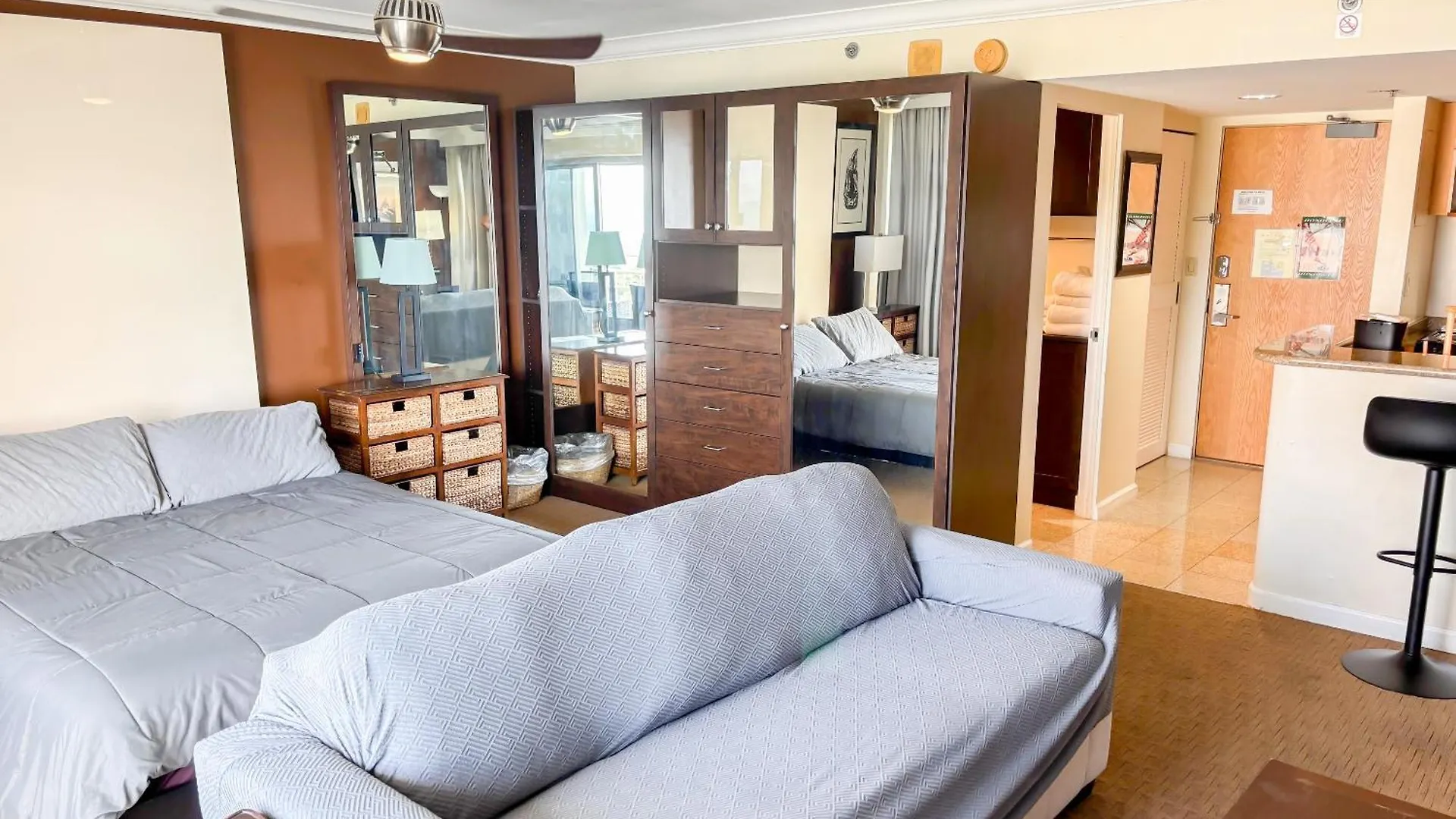 Ilikai Apt 2127 - Spacious Studio With Spectacular Ocean & Harbor Views Honolulu Holiday home