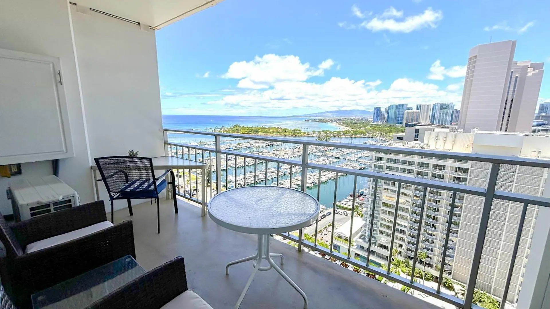 Ilikai Apt 2127 - Spacious Studio With Spectacular Ocean & Harbor Views Honolulu 0*,