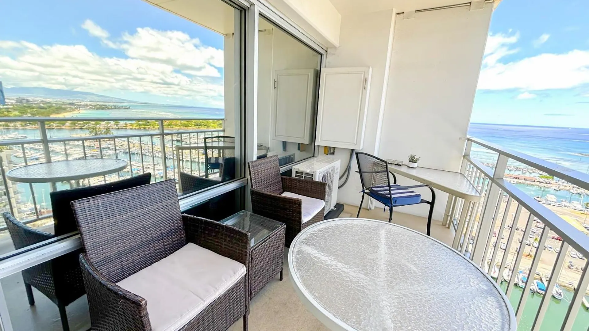Ilikai Apt 2127 - Spacious Studio With Spectacular Ocean & Harbor Views Honolulu